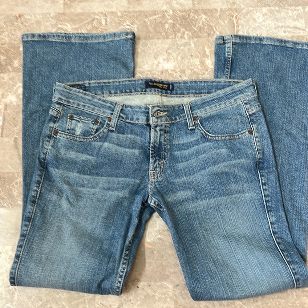 Levi’s juniors jeans size 11 Medium. Like new!